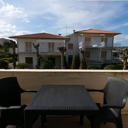 M252 - Marcelli, Ampio Trilocale A 50mt Dal Mare Apartamento *