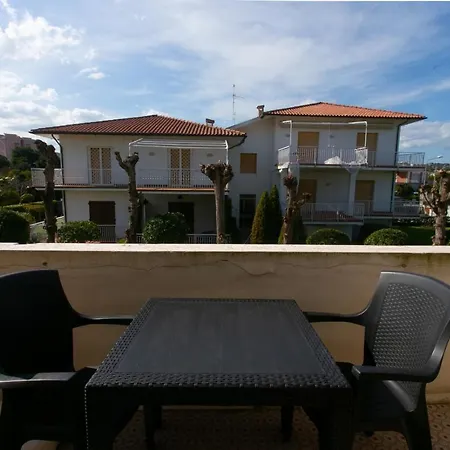 M252 - Marcelli, Ampio Trilocale A 50mt Dal Mare Apartment *