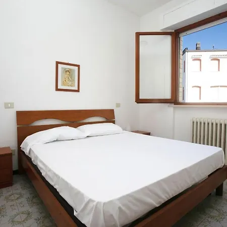 M252 - Marcelli, Ampio Trilocale A 50mt Dal Mare Apartamento